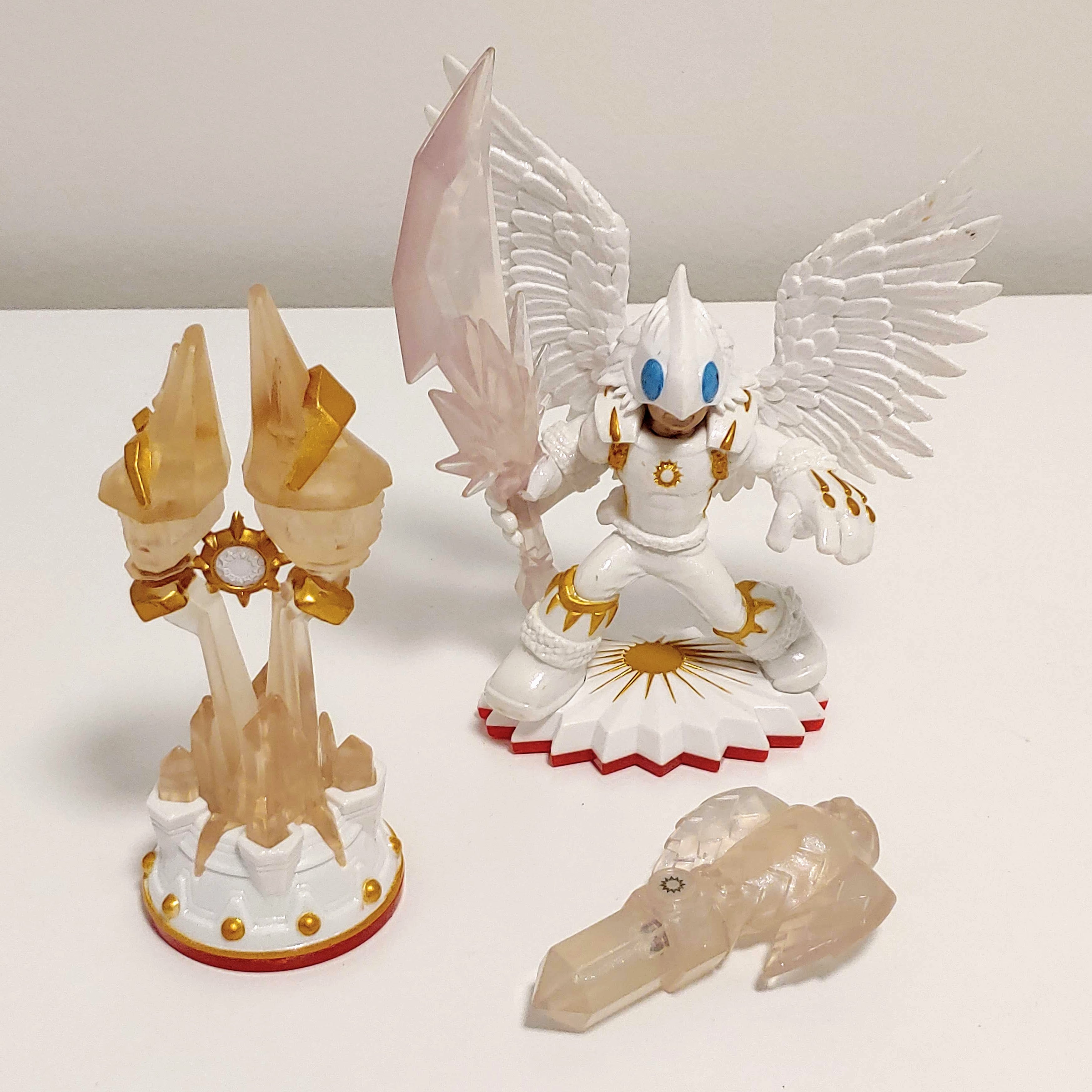 Skylanders knight light, heavenly hawk Light Owl Trap and sunscraper top spire set